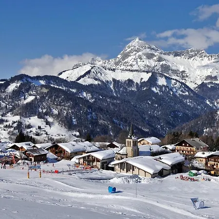 Chaleureux Pour 12 Personnes Avec Wifi Et Cheminee - Fr-1-733-76 *