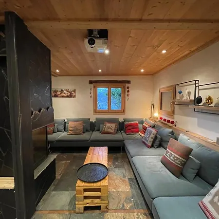 Chaleureux Pour 12 Personnes Avec Wifi Et Cheminee - Fr-1-733-76 Crest-Voland